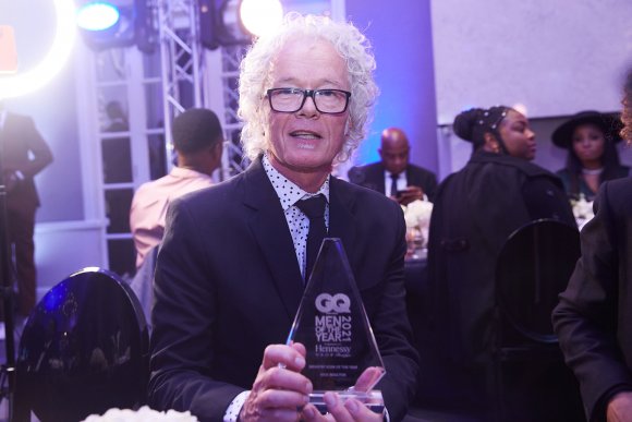TO DOWNLOAD. CLICK ON THE IMAGE TO OPEN IT AND THEN CLICK ON IT AGAIN AND WAIT FOR IT TO LOAD IN FULLSCREEN AND SAVE. To browse images use green arrows above.
SHARE AND TAG : @gqsouthafrica
IMAGE CREDIT: @simzmkhwanazi/@bestfriends_za

#GQMOTY2021
#HennessyVSOP
#HowAboutNow