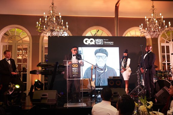 TO DOWNLOAD. CLICK ON THE IMAGE TO OPEN IT AND THEN CLICK ON IT AGAIN AND WAIT FOR IT TO LOAD IN FULLSCREEN AND SAVE. To browse images use green arrows above.
SHARE AND TAG : @gqsouthafrica
IMAGE CREDIT: @simzmkhwanazi/@bestfriends_za

#GQMOTY2021
#HennessyVSOP
#HowAboutNow
