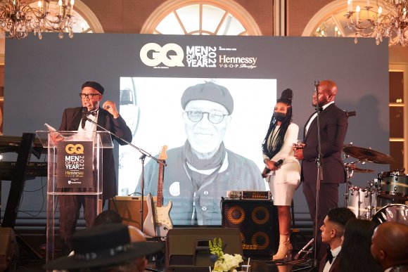 TO DOWNLOAD. CLICK ON THE IMAGE TO OPEN IT AND THEN CLICK ON IT AGAIN AND WAIT FOR IT TO LOAD IN FULLSCREEN AND SAVE. To browse images use green arrows above.
SHARE AND TAG : @gqsouthafrica
IMAGE CREDIT: @simzmkhwanazi/@bestfriends_za

#GQMOTY2021
#HennessyVSOP
#HowAboutNow