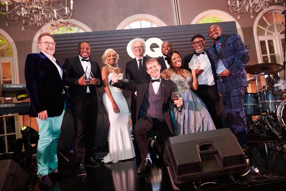 TO DOWNLOAD. CLICK ON THE IMAGE TO OPEN IT AND THEN CLICK ON IT AGAIN AND WAIT FOR IT TO LOAD IN FULLSCREEN AND SAVE. To browse images use green arrows above.
SHARE AND TAG : @gqsouthafrica
IMAGE CREDIT: @simzmkhwanazi/@bestfriends_za

#GQMOTY2021
#HennessyVSOP
#HowAboutNow