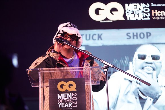 TO DOWNLOAD. CLICK ON THE IMAGE TO OPEN IT AND THEN CLICK ON IT AGAIN AND WAIT FOR IT TO LOAD IN FULLSCREEN AND SAVE. To browse images use green arrows above.
SHARE AND TAG : @gqsouthafrica
IMAGE CREDIT: @simzmkhwanazi/@bestfriends_za

#GQMOTY2021
#HennessyVSOP
#HowAboutNow