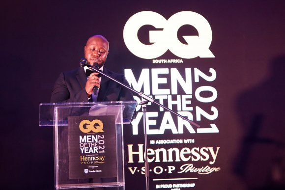 TO DOWNLOAD. CLICK ON THE IMAGE TO OPEN IT AND THEN CLICK ON IT AGAIN AND WAIT FOR IT TO LOAD IN FULLSCREEN AND SAVE. To browse images use green arrows above.
SHARE AND TAG : @gqsouthafrica
IMAGE CREDIT: @simzmkhwanazi/@bestfriends_za

#GQMOTY2021
#HennessyVSOP
#HowAboutNow