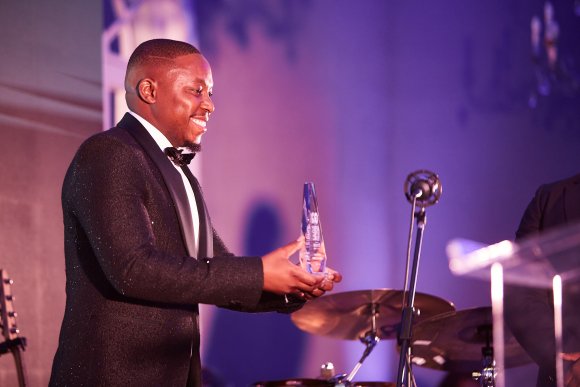 TO DOWNLOAD. CLICK ON THE IMAGE TO OPEN IT AND THEN CLICK ON IT AGAIN AND WAIT FOR IT TO LOAD IN FULLSCREEN AND SAVE. To browse images use green arrows above.
SHARE AND TAG : @gqsouthafrica
IMAGE CREDIT: @simzmkhwanazi/@bestfriends_za

#GQMOTY2021
#HennessyVSOP
#HowAboutNow