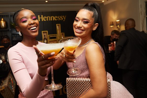 TO DOWNLOAD. CLICK ON THE IMAGE TO OPEN IT AND THEN CLICK ON IT AGAIN AND WAIT FOR IT TO LOAD IN FULLSCREEN AND SAVE. To browse images use green arrows above.
SHARE AND TAG : @gqsouthafrica
IMAGE CREDIT: @simzmkhwanazi/@bestfriends_za

#GQMOTY2021
#HennessyVSOP
#HowAboutNow