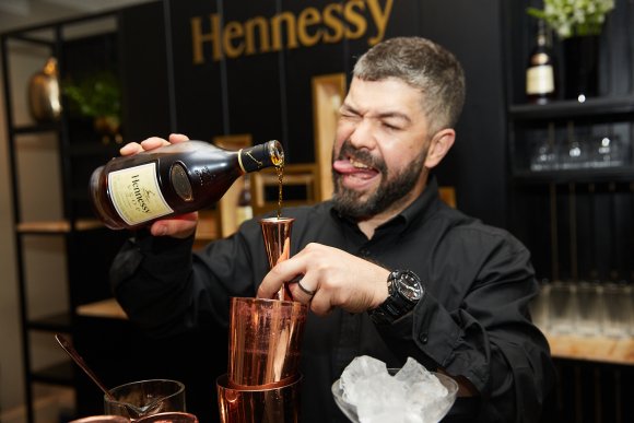TO DOWNLOAD. CLICK ON THE IMAGE TO OPEN IT AND THEN CLICK ON IT AGAIN AND WAIT FOR IT TO LOAD IN FULLSCREEN AND SAVE. To browse images use green arrows above.
SHARE AND TAG : @gqsouthafrica
IMAGE CREDIT: @simzmkhwanazi/@bestfriends_za

#GQMOTY2021
#HennessyVSOP
#HowAboutNow