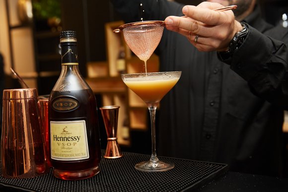 TO DOWNLOAD. CLICK ON THE IMAGE TO OPEN IT AND THEN CLICK ON IT AGAIN AND WAIT FOR IT TO LOAD IN FULLSCREEN AND SAVE. To browse images use green arrows above.
SHARE AND TAG : @gqsouthafrica
IMAGE CREDIT: @simzmkhwanazi/@bestfriends_za

#GQMOTY2021
#HennessyVSOP
#HowAboutNow