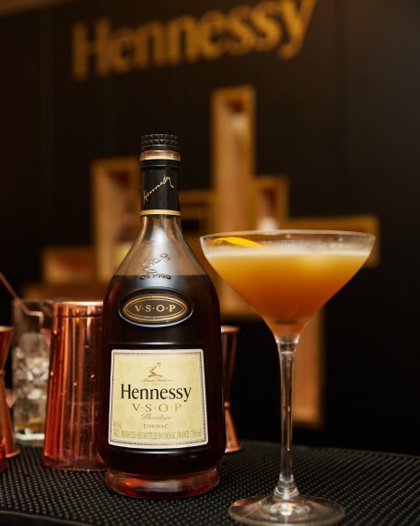 TO DOWNLOAD. CLICK ON THE IMAGE TO OPEN IT AND THEN CLICK ON IT AGAIN AND WAIT FOR IT TO LOAD IN FULLSCREEN AND SAVE. To browse images use green arrows above.
SHARE AND TAG : @gqsouthafrica
IMAGE CREDIT: @simzmkhwanazi/@bestfriends_za

#GQMOTY2021
#HennessyVSOP
#HowAboutNow
